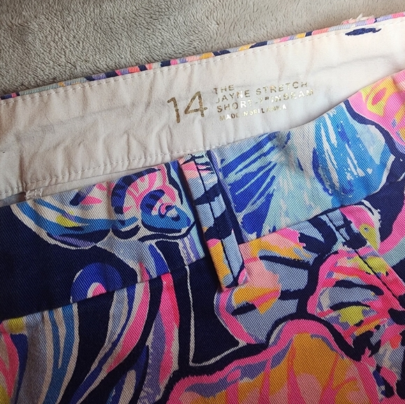 Lilly Pulitzer Jayne Stretch Floral Print Shorts Navy Pink Orange Size 14 - Picture 4 of 12